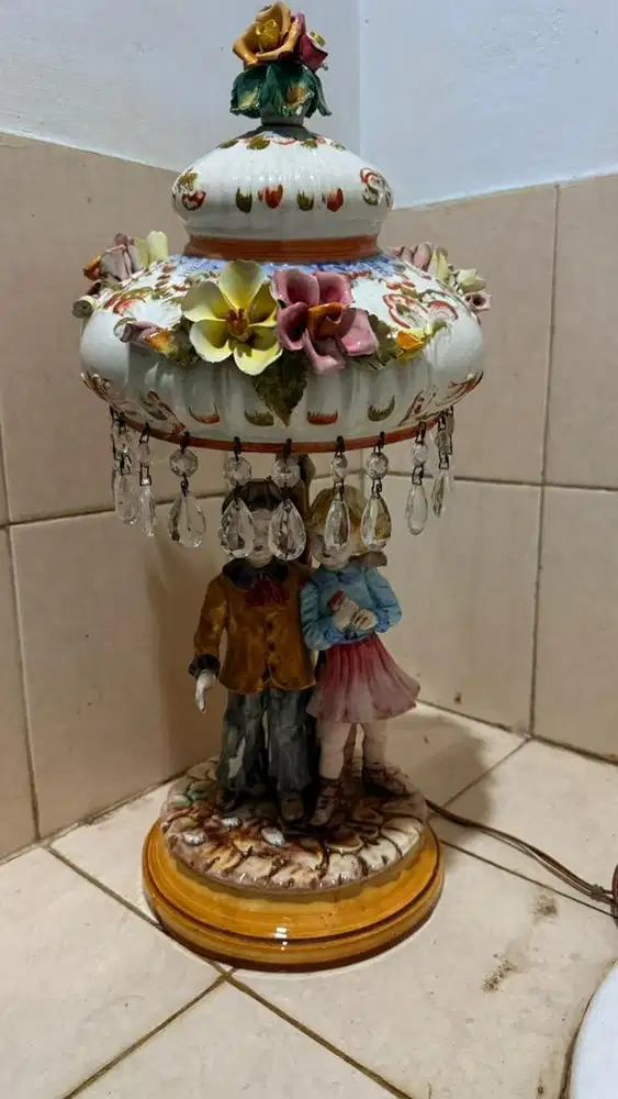 Lampu meja capodimonte