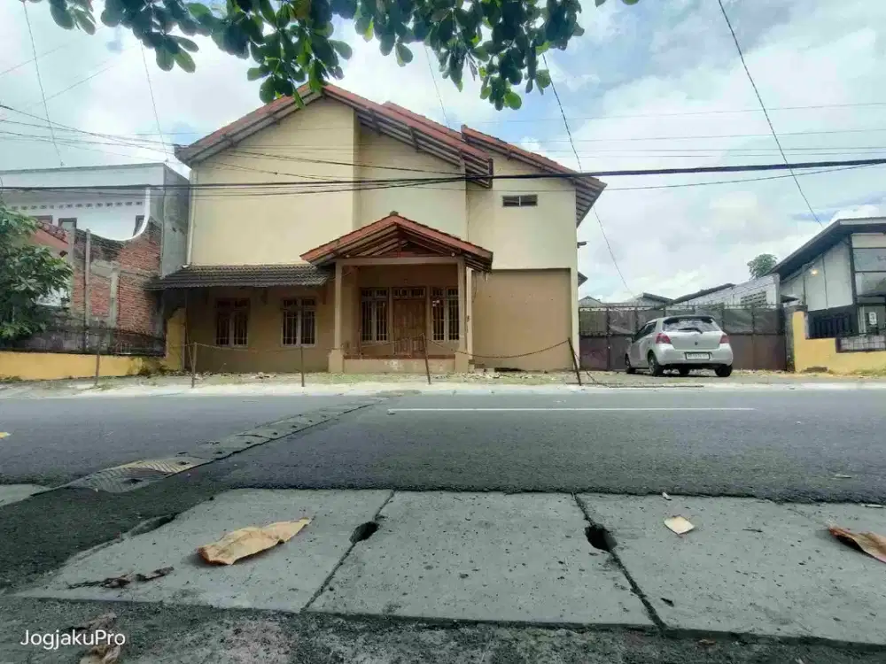 Tanah premium & bangunan pinggir jalan utama Lempongsari dekat Al Azhar & UGM