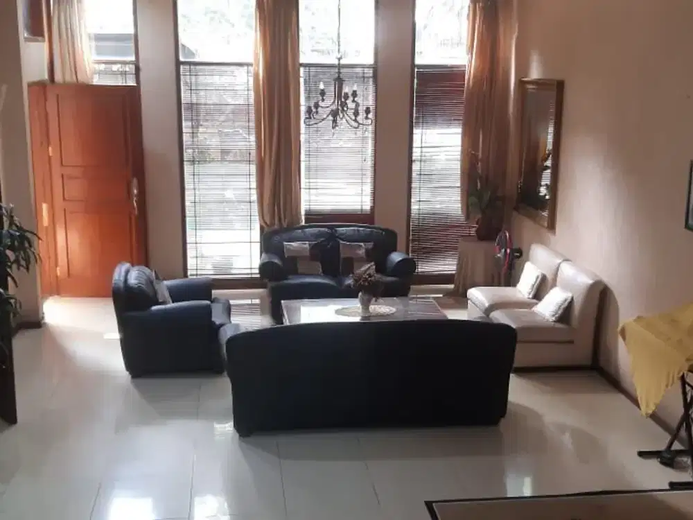 Rumah Multatuli Sayap dago Sangat Strategis di Bandung