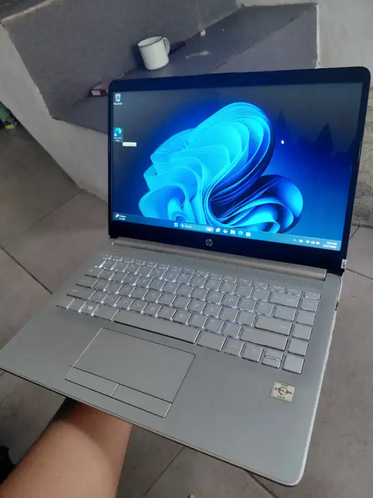 Hp 14S Athlon Gold/8/512 Backlight Bazeless