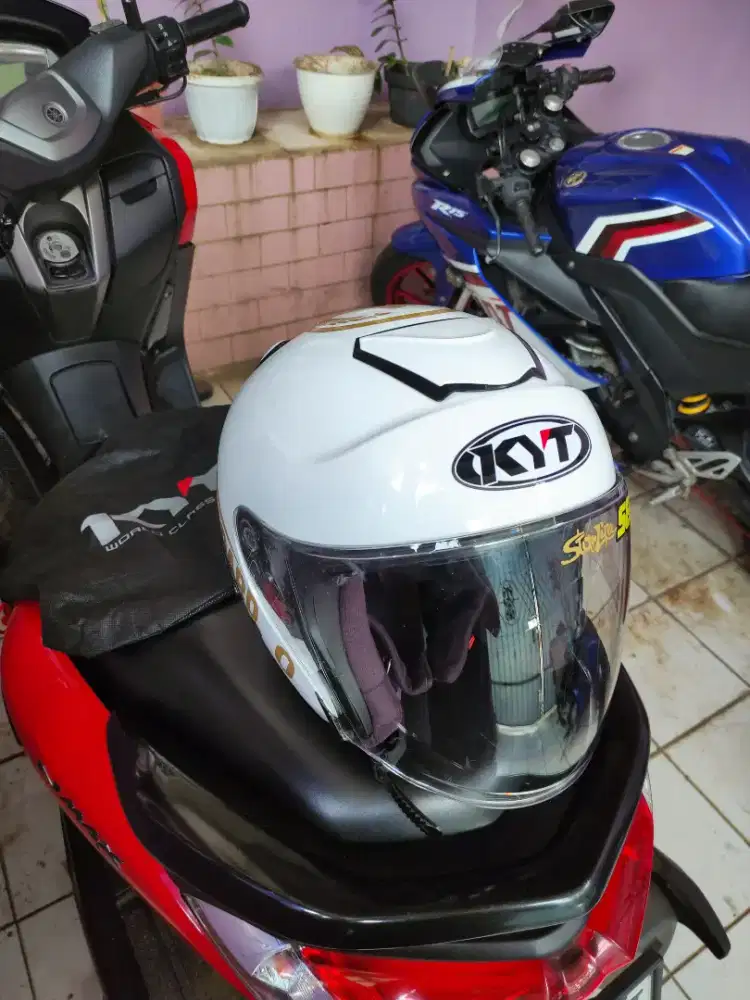 HELM KYT KYOTO R (Size M)