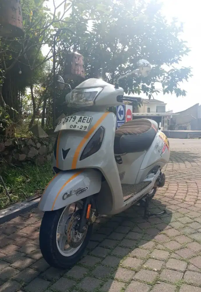 CALLISTO 110 LIMITED EDITION SMOKE GARAGE 2023