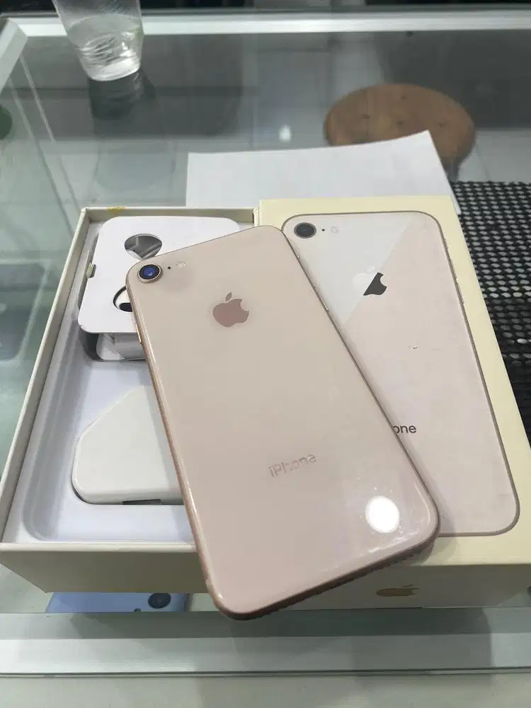 iPhone 8 64 lengkap