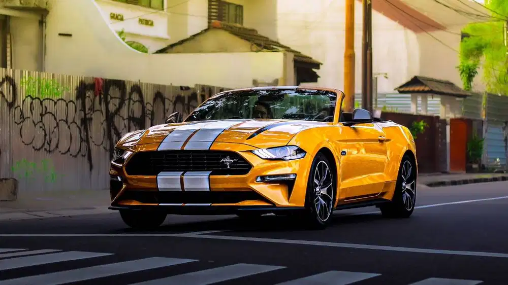 Ford Mustang 2.3 Cabrio 2023 Orange 2024 Mobkas 2022 dijual Cepet Bu