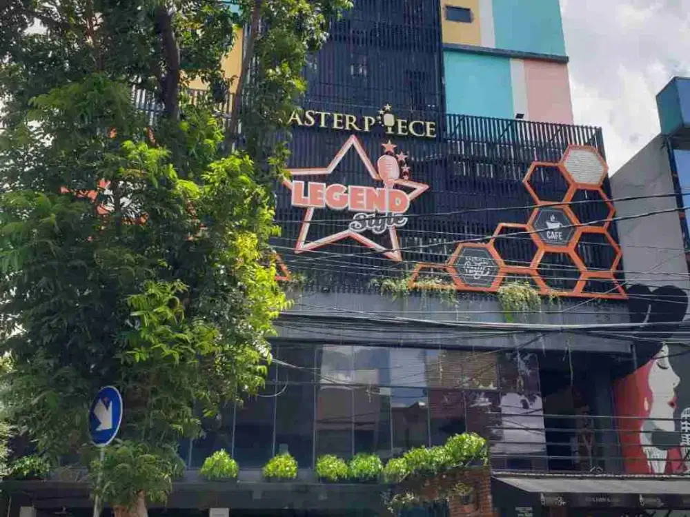 Bangunan Hotel Dan Usaha 5 Lantai  Di Jl Biak Cideng Gambir Jakarta Pusat