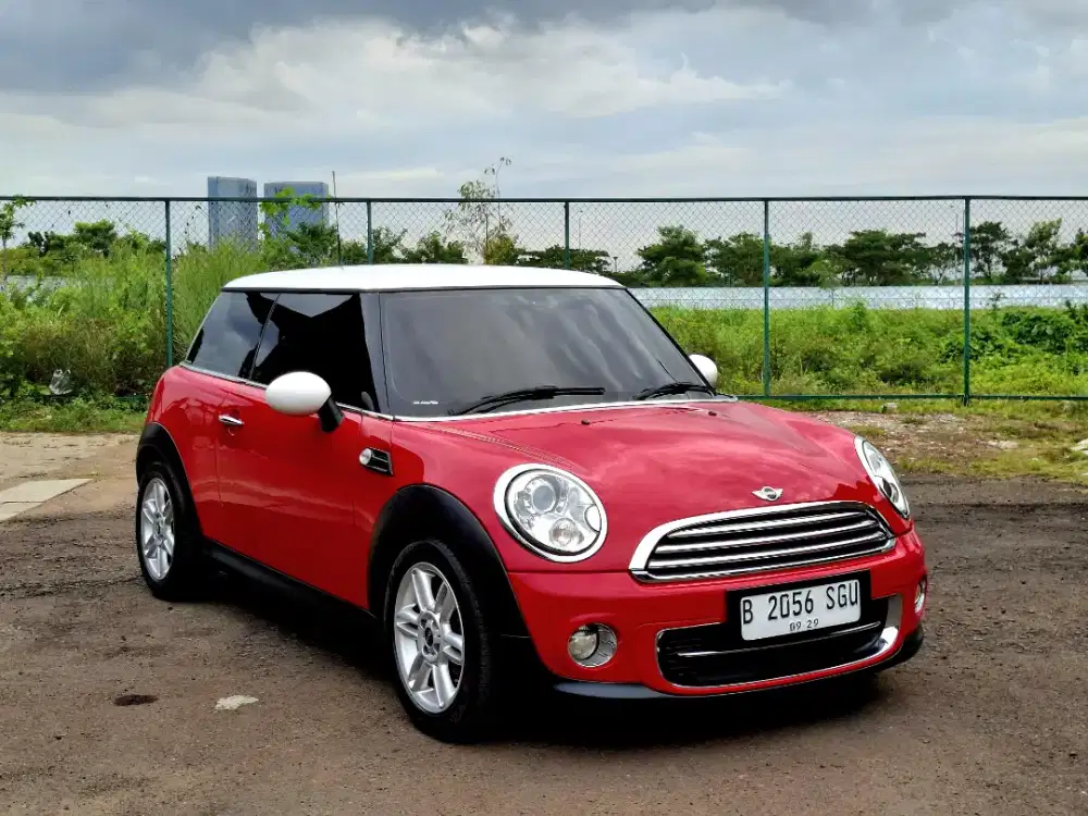 (Low km) Mini Cooper 1.6 AT. Tahun 2014. Merah. Perfect cond