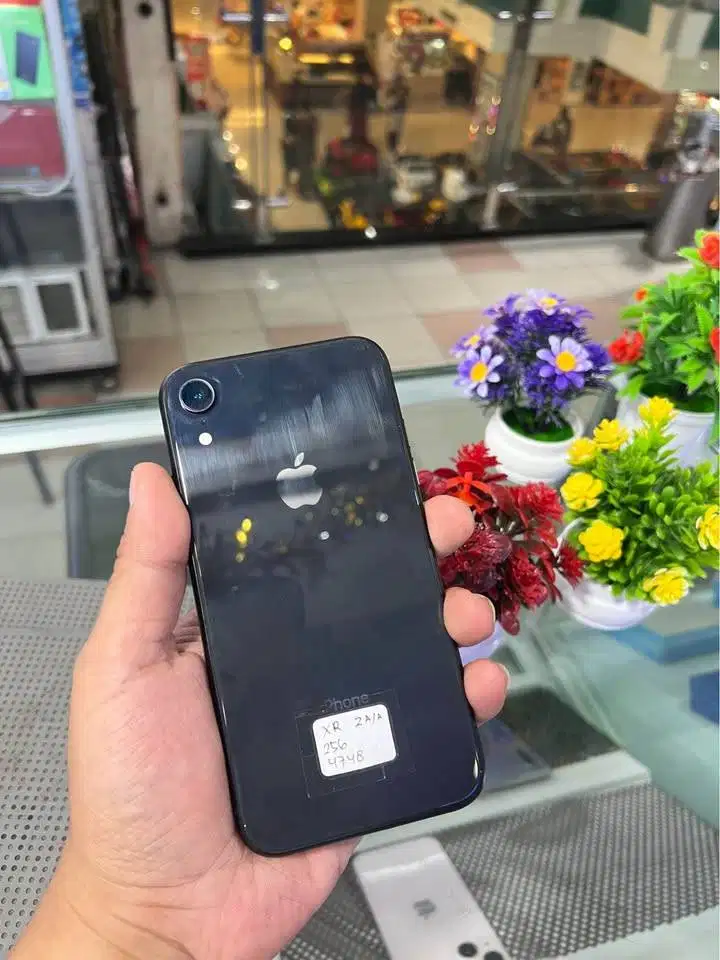 Iphone XR 256 Unit Lama All Operator (Black) Joss