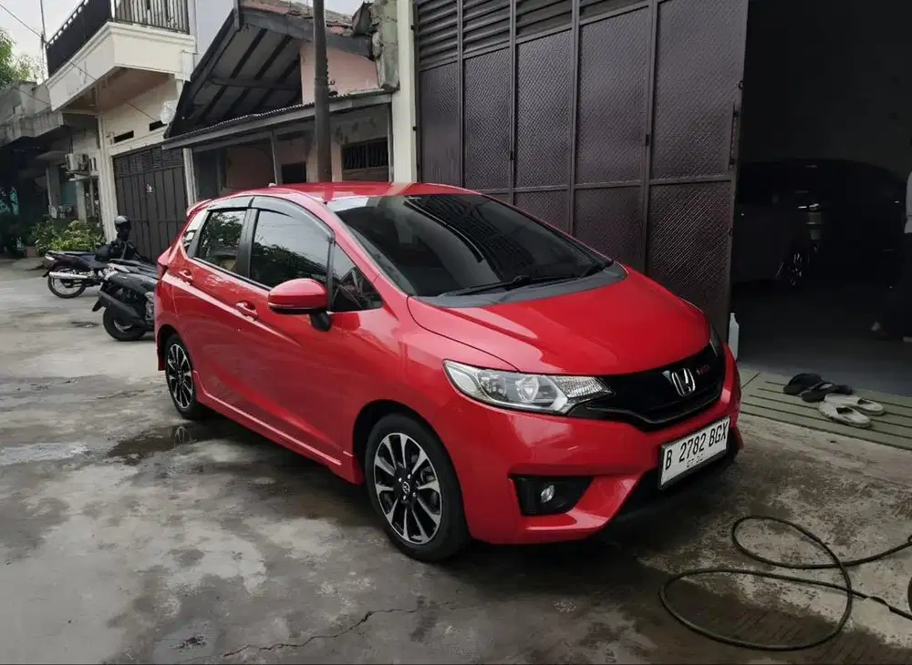 mobil Honda jazz 2016