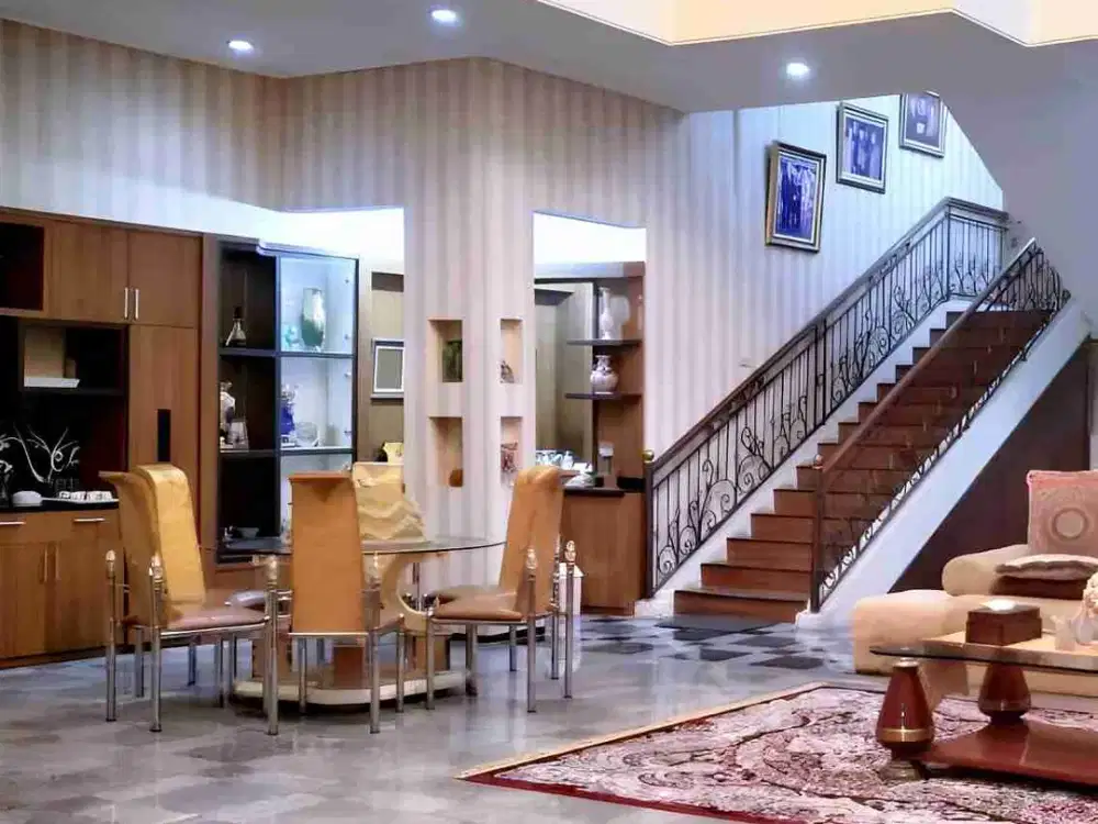 Rumah Mewah di Kompleks Puri Anjasmoro Semarang Barat