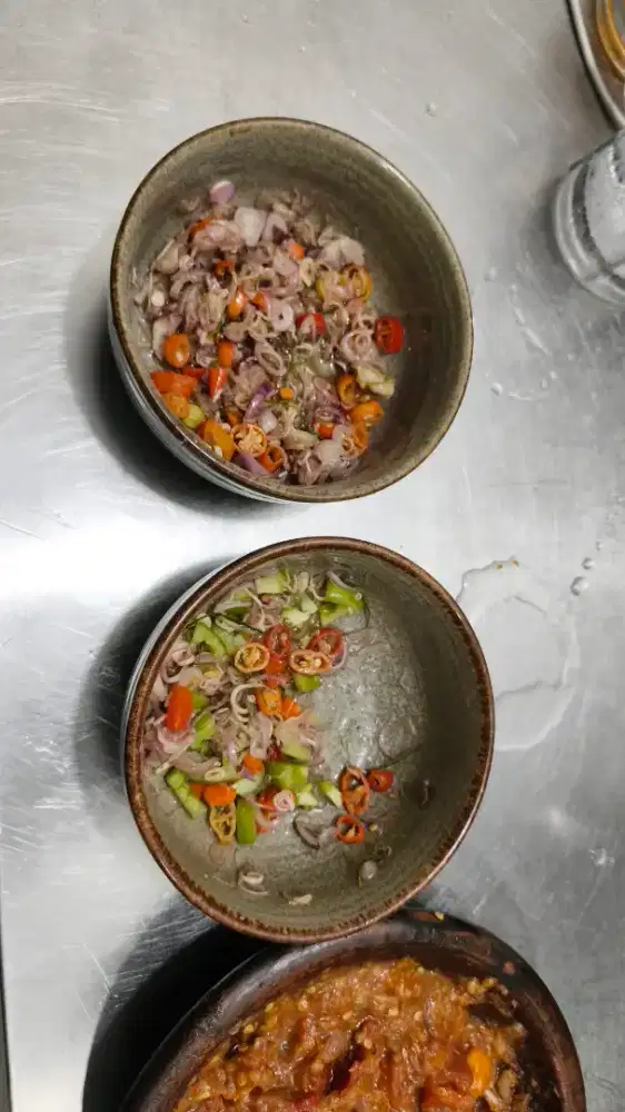 Di butuh kan crew kitchen