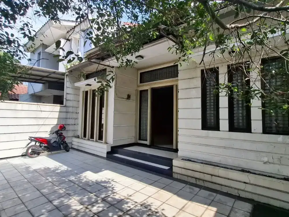 Jual Rumah Terawat Siap Huni di Komplek Batununggal Bandung