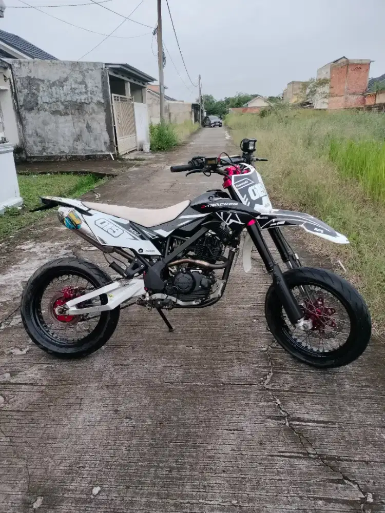 KAWASAKI KLX D-TRACKER 150 SE SUPERMOTO SPEK HEDON