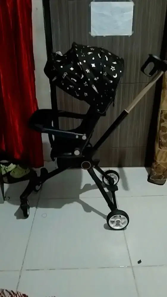 Baby stroller kokoh dan kuat