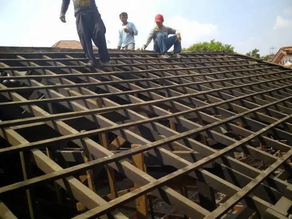 Perbaikan kebocoran atap rmh