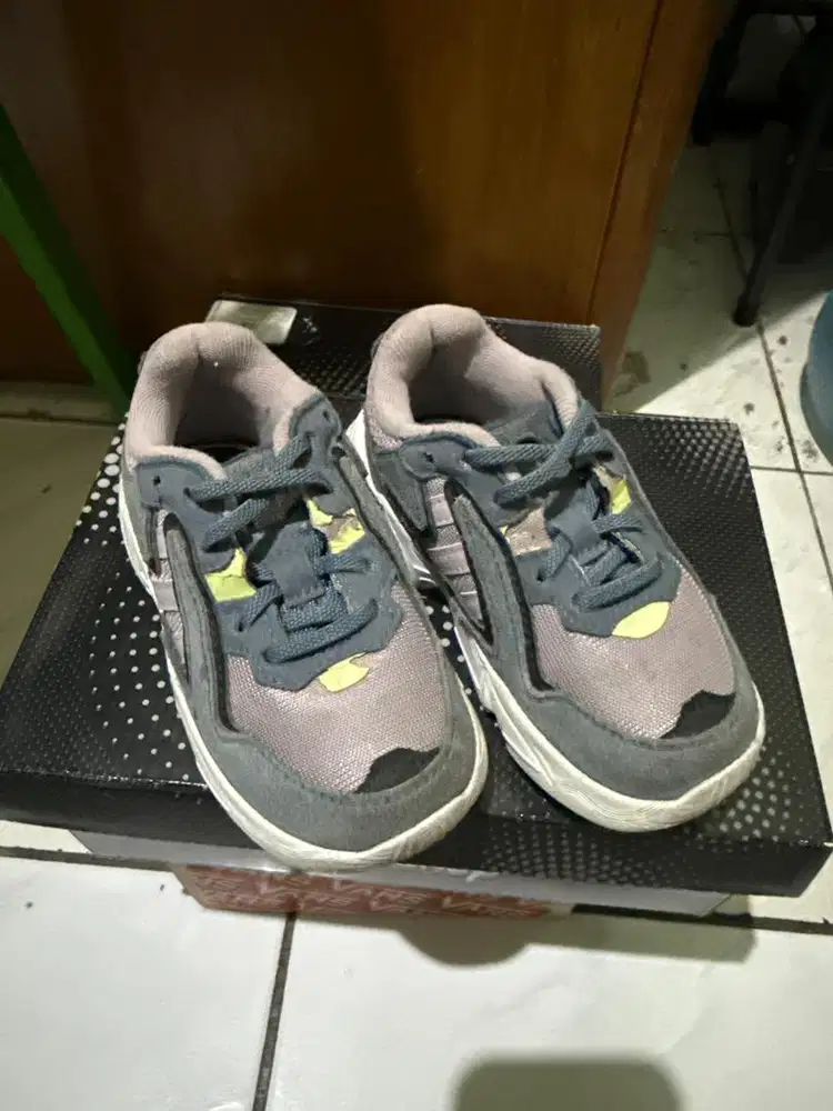 Sepatu anak Adidas (ORI)
