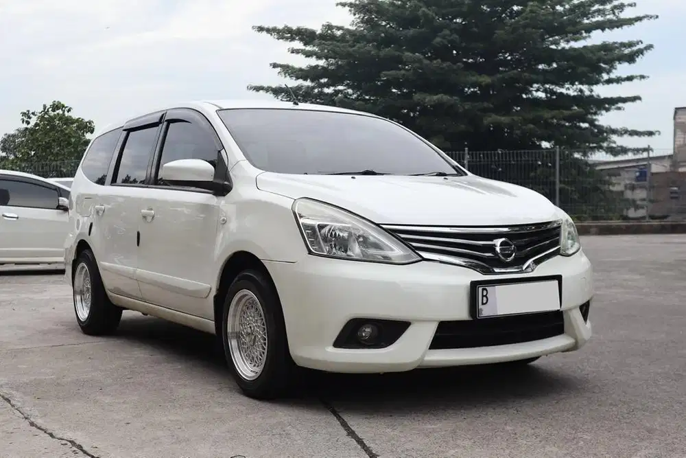Nissan Grand Livina 1.5 XV 2013/2014