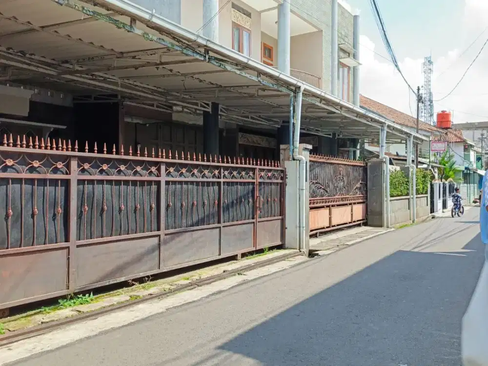 jalan utama dekat yomart sarijadi harga murah siap huni, cocok untuk usaha!