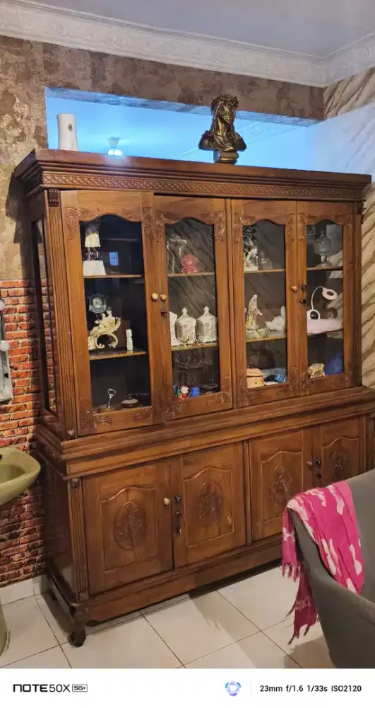 Lemari  ruangan jati asli