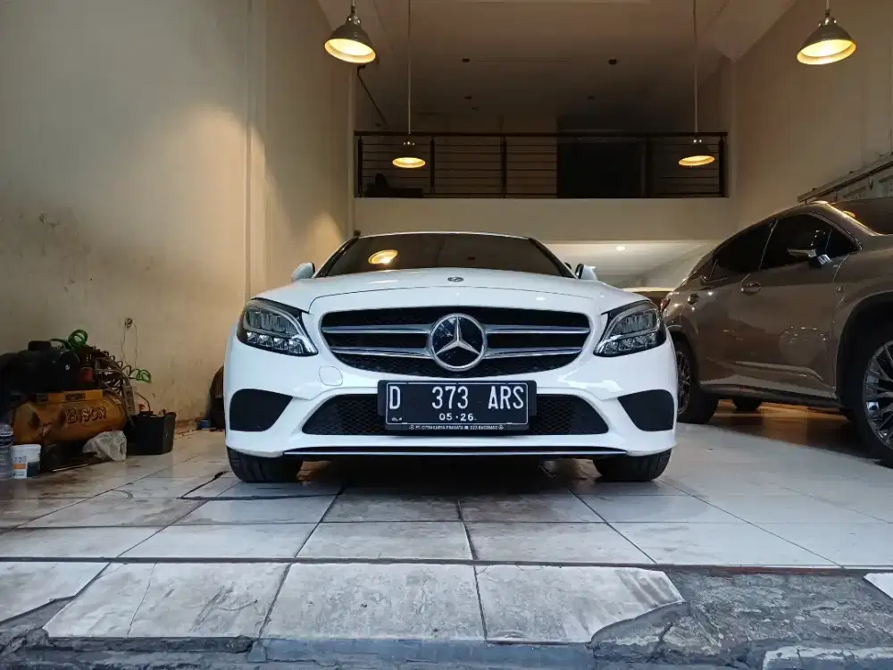 Mercedes-Benz C180 Automatic Seperti Baru Km 8RB