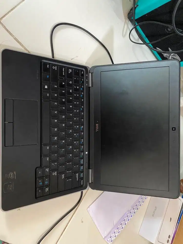 DELL Latitude E7240