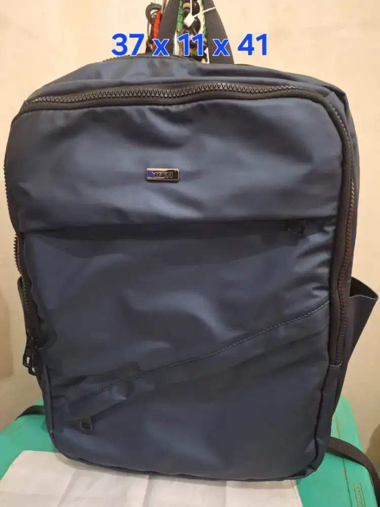 Ransel branded 
 Tumi uk 37 x 11 x 41 
Limited edition 
Barang terawat