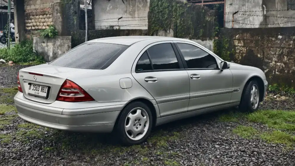 Mercedes W203  C Class 200 AT mint Condition Low KM
