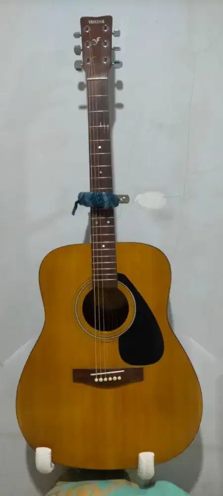 gitar Yamaha F310 made in Indonesia