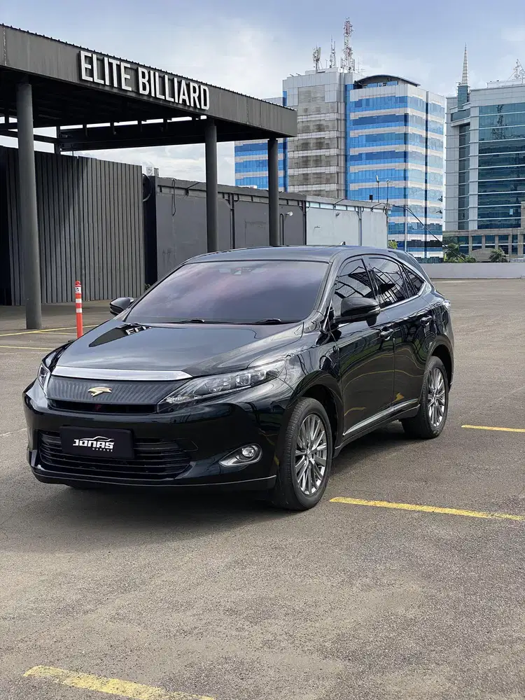 Harrier 2014 Advance Black Istimewa