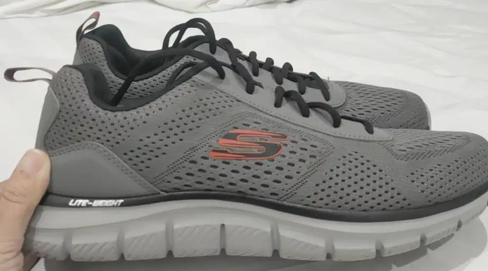 Dijual Cepat Skechers Sport Memory Foam Walking - Size 45 - Warna Abu