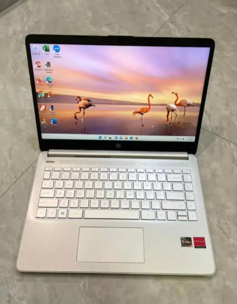 Laptop HP 14s FQ0593AU AMD Ryzen 3