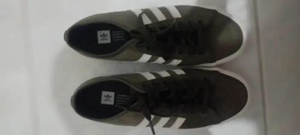 Sepatu casual adidas vietnam