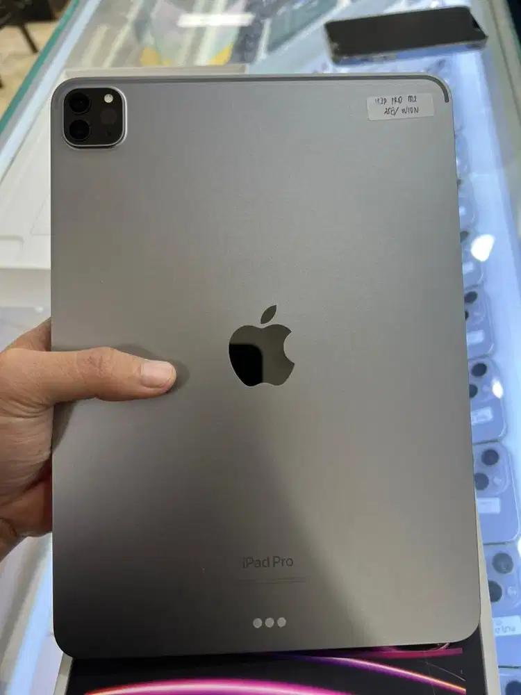 Ipad pro m2 11 inch 256 gb wifi only ex inter like new bh 100