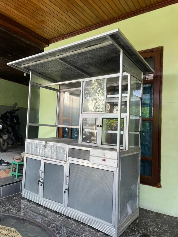 Rombong jualan, dua mata