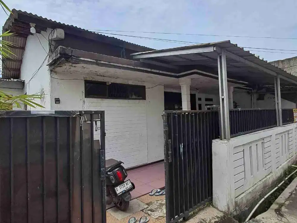 Rumah tanah luas 137 di sayap jl Logam