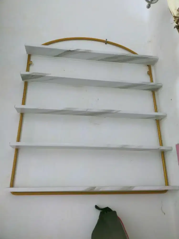 Perlengkapan rumah tangga dan salon