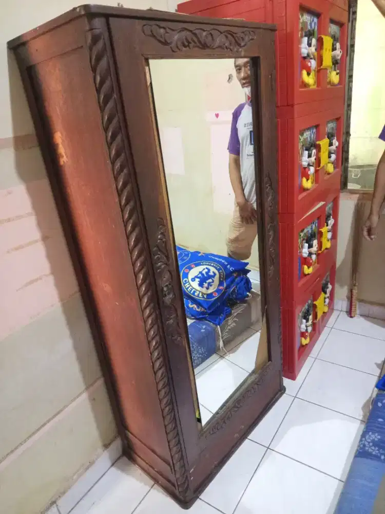 Lemari kayu jati ukuran PxLxT=
152x170x37