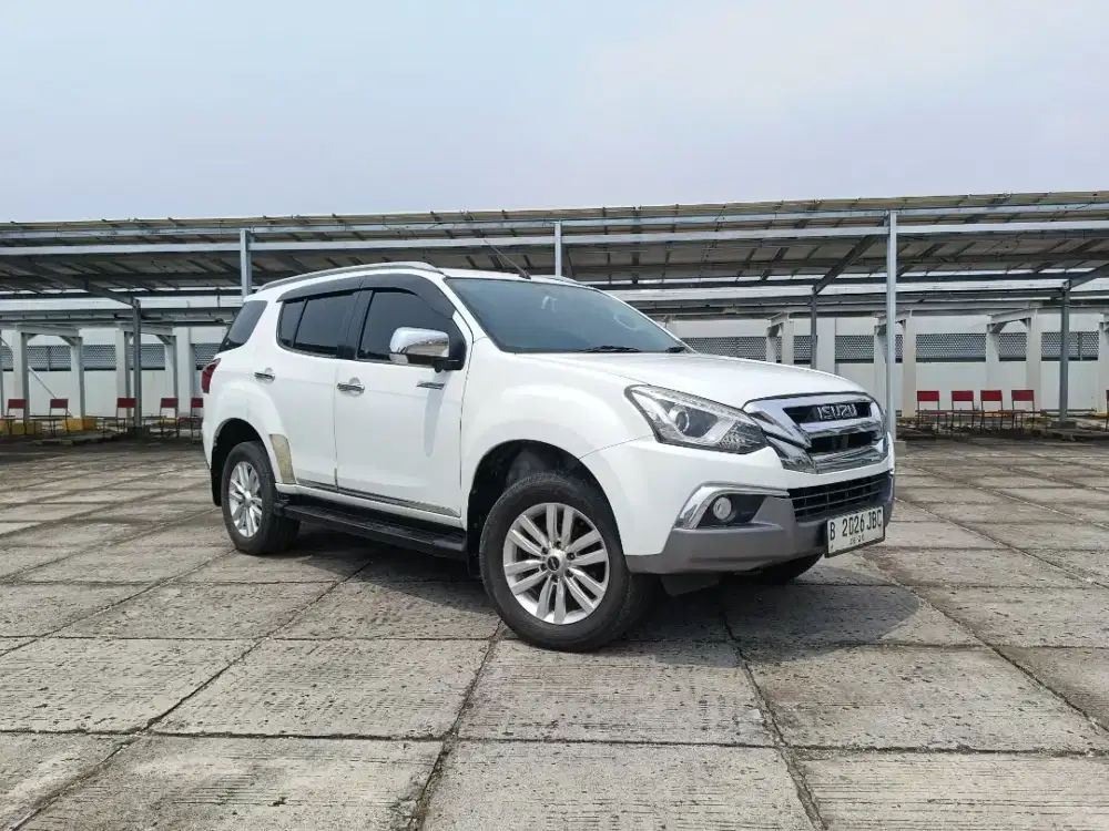 Isuzu Mux Premiere 2.5 AT. Tahun 2019. Putih. Low km. Perfect cond