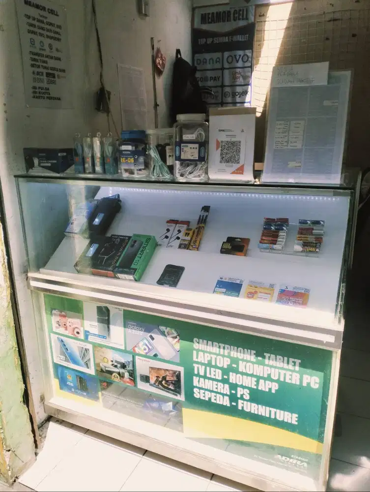 ETALASE KONTER PULSA