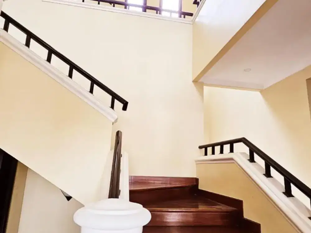 Dijual Rumah Cantik Berlokasi Di  Mediteranian Kanal Pantai Mutiara