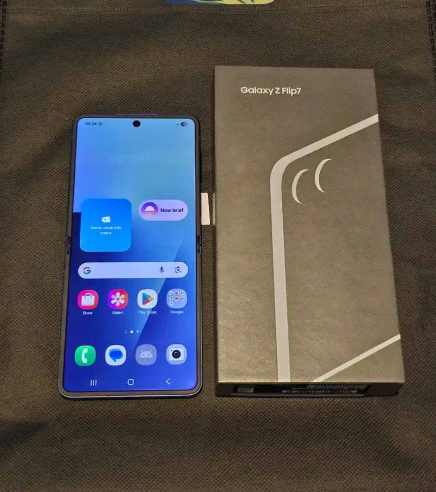 Samsung Galaxy Z Flip 7 512GB Like New