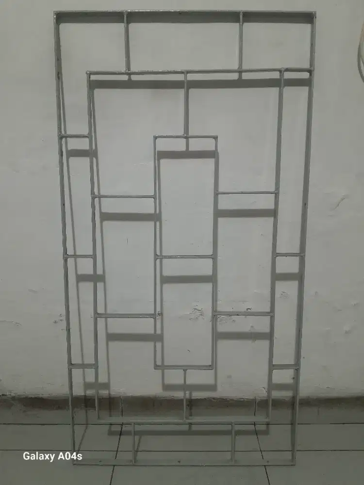 Jerjak teralis bes jendela