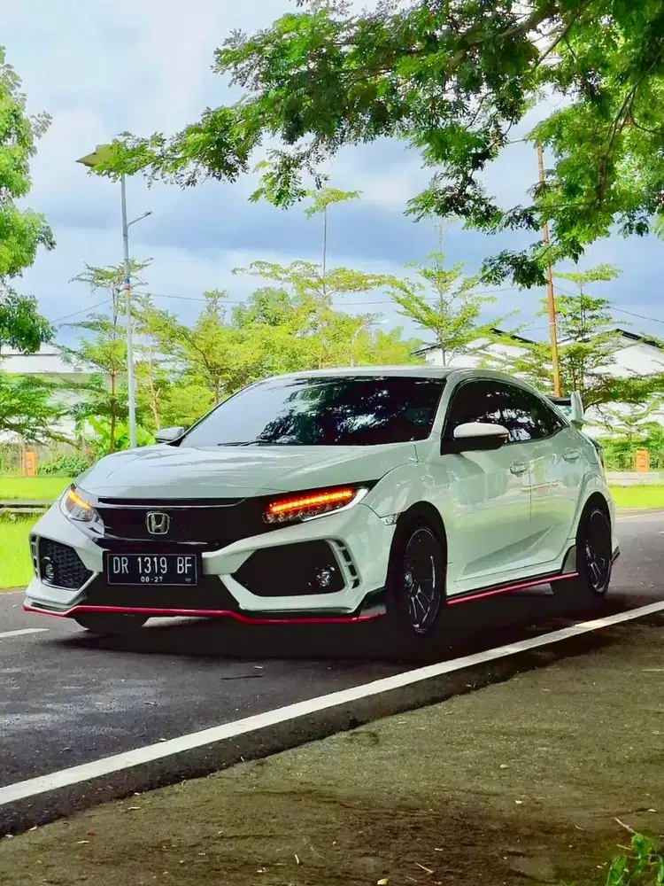 HONDA CIVIC 1.5L HATCHBACK CVT NIK 2017