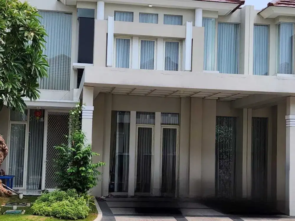 Dijual Rumah Grand Pakuwon Semi Furnish 2LT LB212m Dekat Food Junction Mall