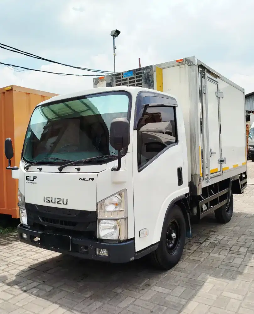 ISUZU ELF GIGA 4 BAN CDE BOX PENDINGIN KONDISI ISTIMEWA CANTER DUTRO