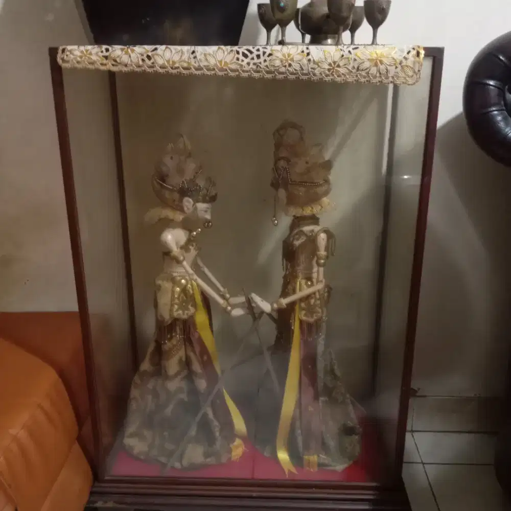 Barang antik wayang golek
