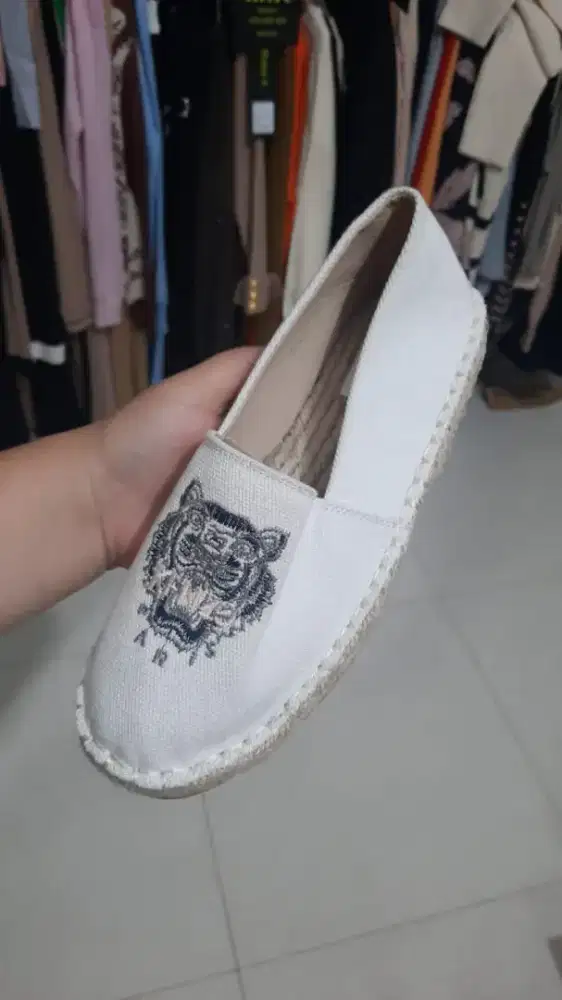 Sepatu wanita kenzo