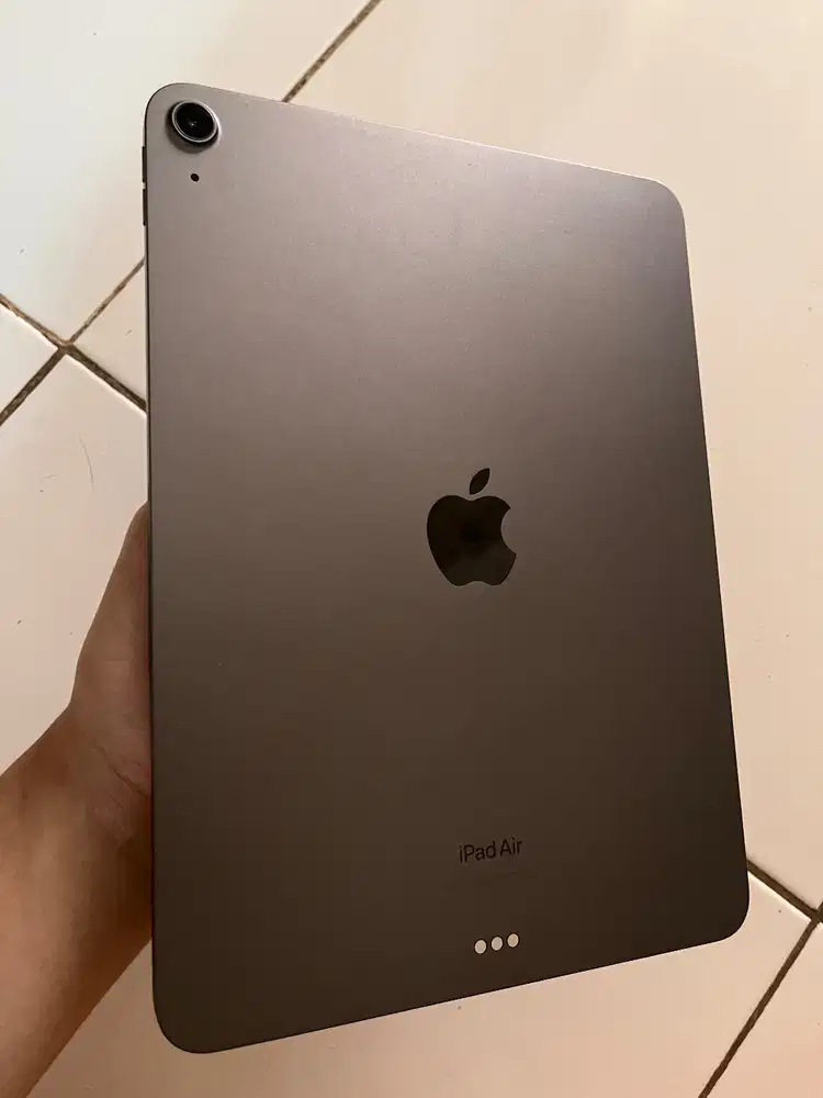 WTS IPAD AIR 5 INTER WIFI ONLY 64 GB + BONUS