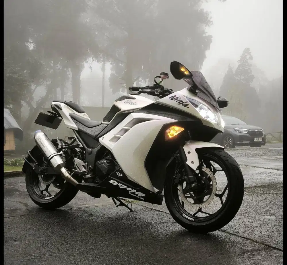 Kawasaki Ninja 250 fi old putih lembayung Modif Minimalis