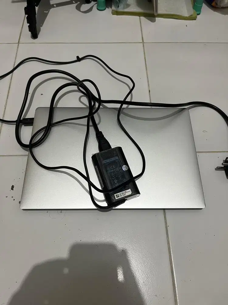 laptop dell xps 13 7390 i7 gen 10 ram 8gb batangan minus dikit
