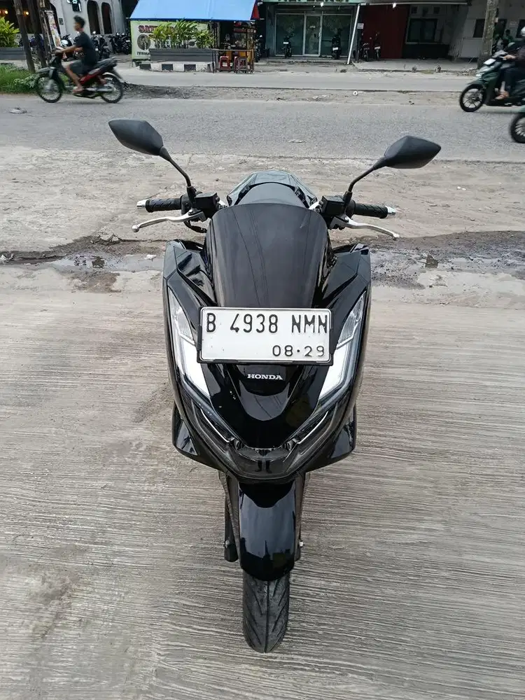 Honda pcx hitam glosy low km